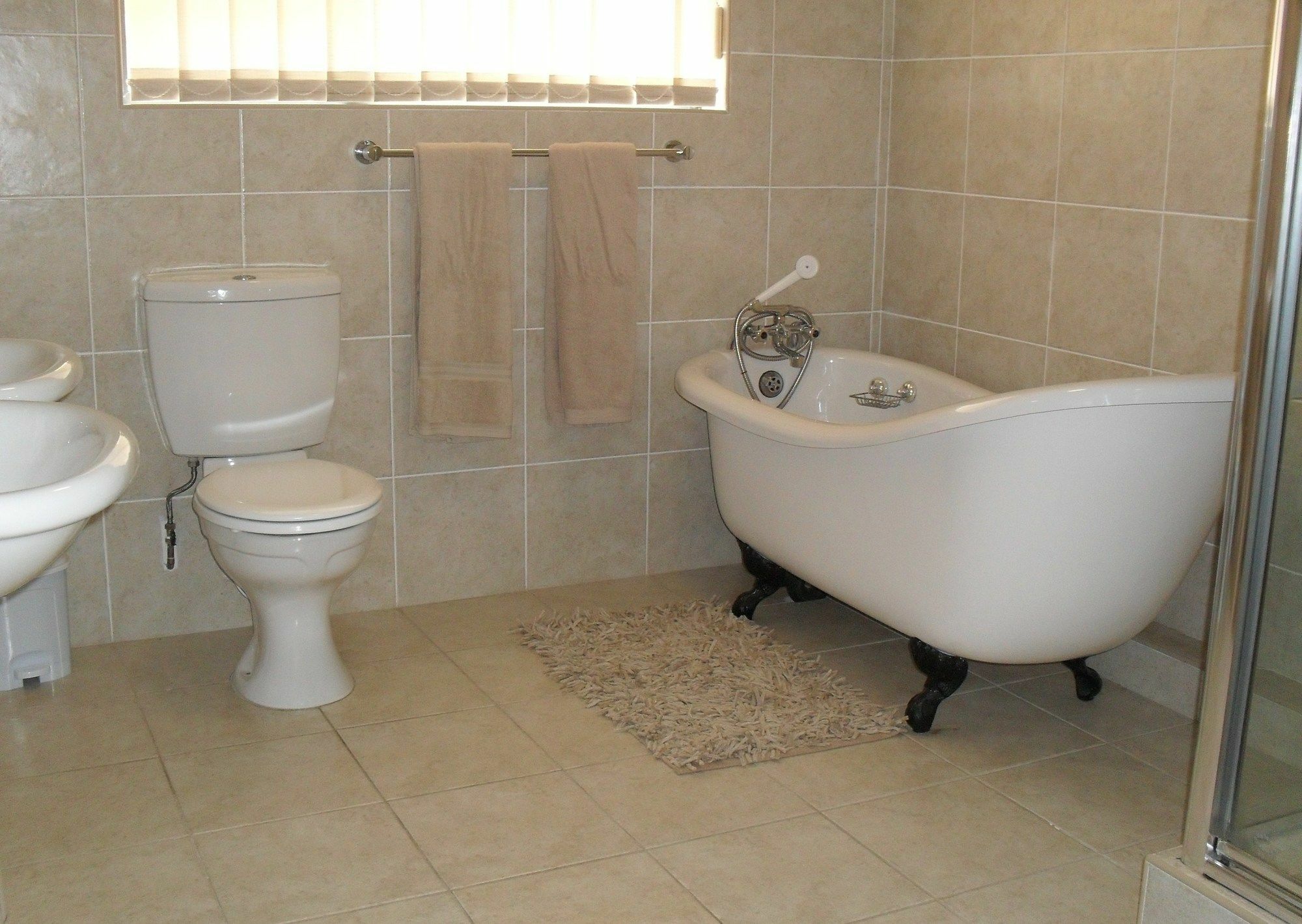 8 Royal Palm B&B Умхланга Экстерьер фото